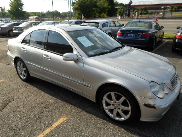 Mercedes-Benz C-Class 2004 photo 1