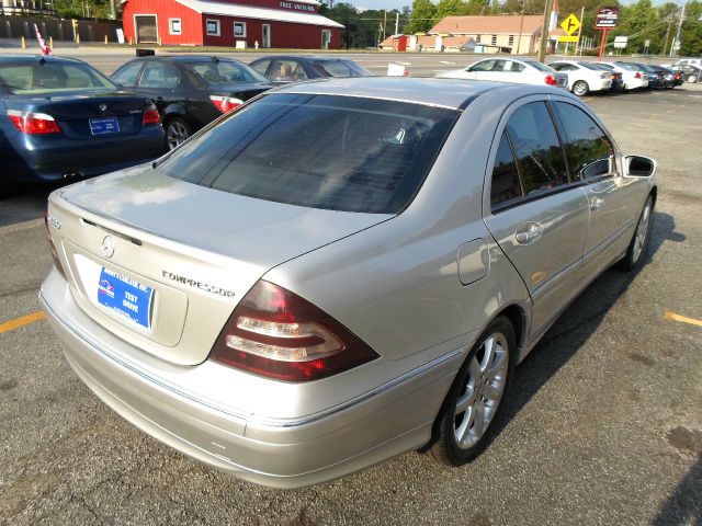 Mercedes-Benz C-Class 2004 photo 3