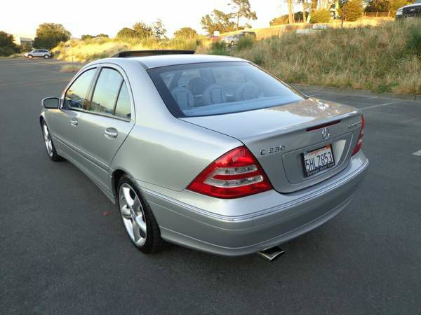 Mercedes-Benz C-Class 2004 photo 1