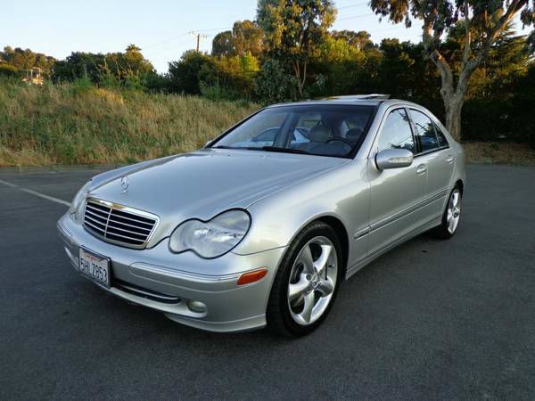 Mercedes-Benz C-Class 2004 photo 2