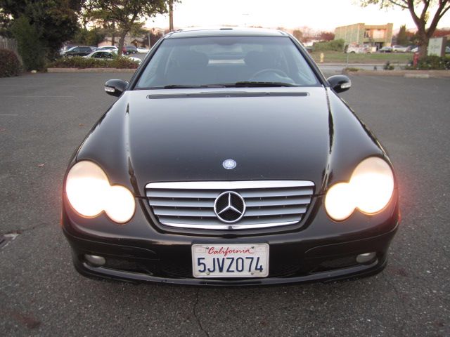 Mercedes-Benz C-Class 2004 photo 1