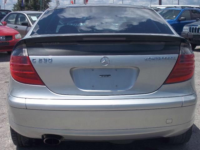 Mercedes-Benz C-Class 2004 photo 2