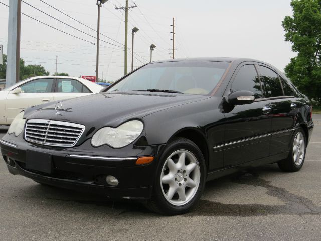 Mercedes-Benz C-Class 2004 photo 4