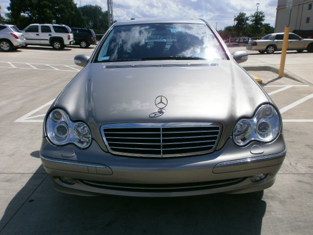 Mercedes-Benz C-Class 2004 photo 2