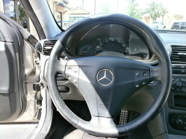 Mercedes-Benz C-Class 2004 photo 20