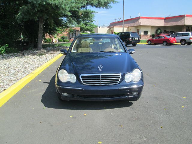 Mercedes-Benz C-Class 2004 photo 1