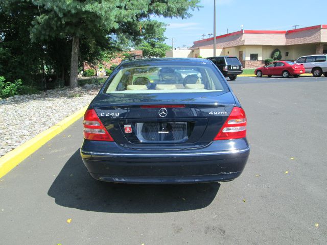 Mercedes-Benz C-Class 2004 photo 3