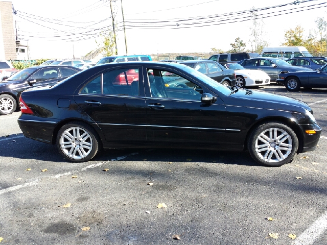 Mercedes-Benz C-Class 2005 photo 2