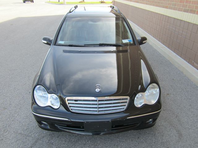 Mercedes-Benz C-Class 2005 photo 2