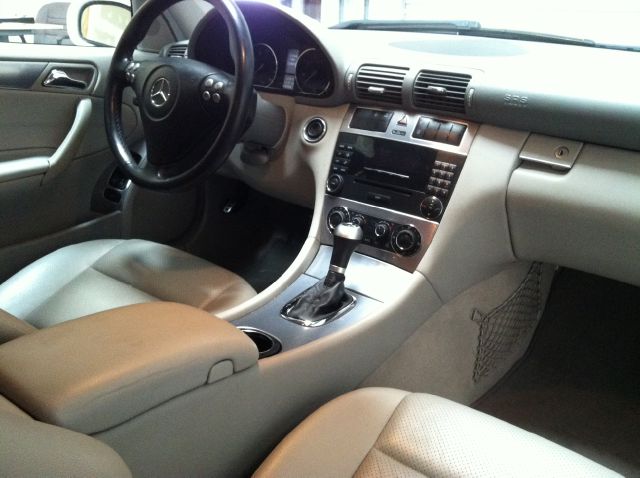 Mercedes-Benz C-Class 2005 photo 3