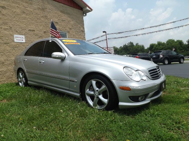 Mercedes-Benz C-Class 2005 photo 2