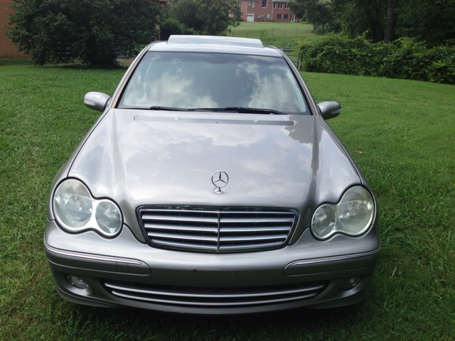 Mercedes-Benz C-Class 2005 photo 2