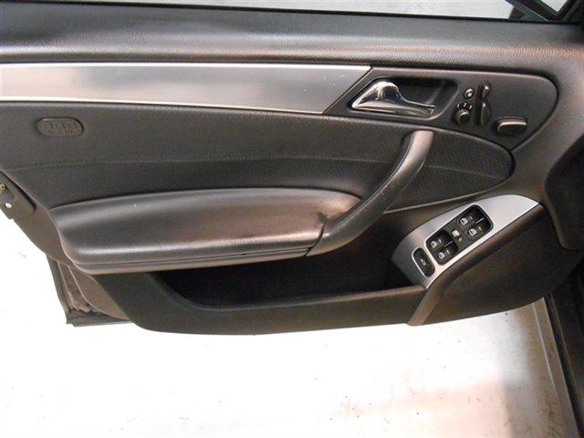 Mercedes-Benz C-Class 2005 photo 12