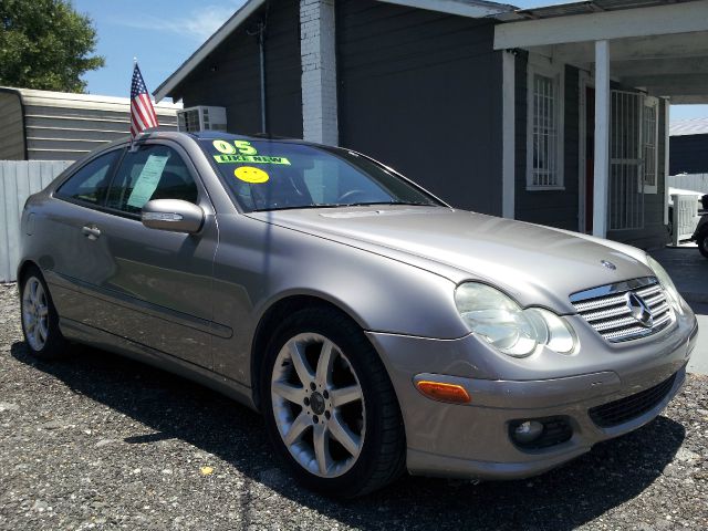 Mercedes-Benz C-Class 1994 Toyota DX Coupe