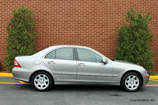 Mercedes-Benz C-Class 2005 photo 2