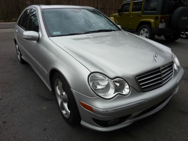 Mercedes-Benz C-Class 2005 photo 3