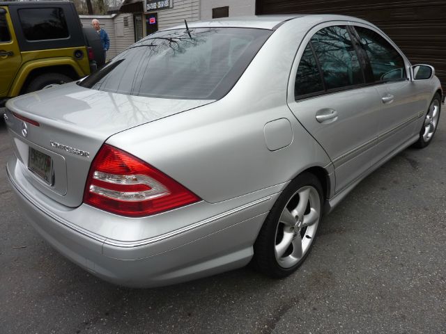 Mercedes-Benz C-Class 2005 photo 4