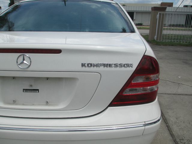 Mercedes-Benz C-Class 2005 photo 12