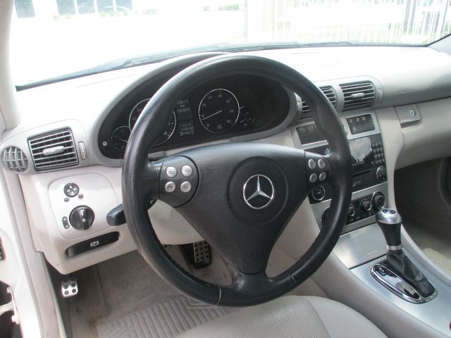 Mercedes-Benz C-Class 2005 photo 8