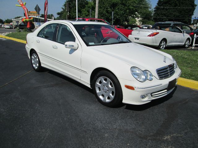 Mercedes-Benz C-Class 2005 photo 3