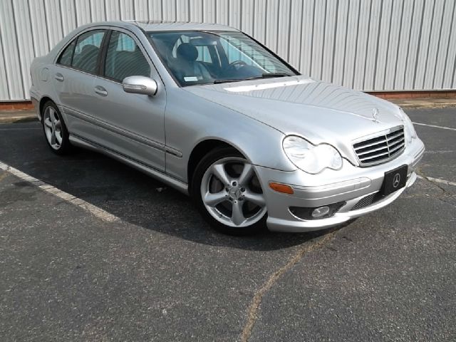 Mercedes-Benz C-Class 2005 photo 2