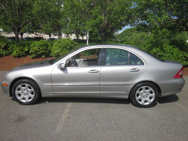 Mercedes-Benz C-Class 2005 photo 3