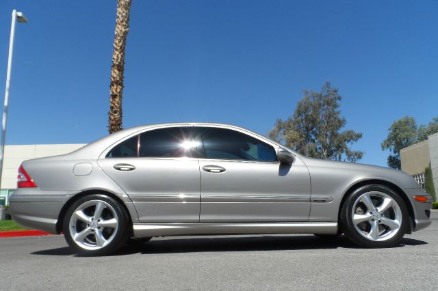 Mercedes-Benz C-Class 2005 photo 12