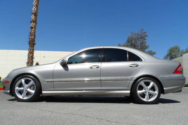 Mercedes-Benz C-Class 2005 photo 2