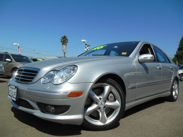 Mercedes-Benz C-Class 2005 photo 2