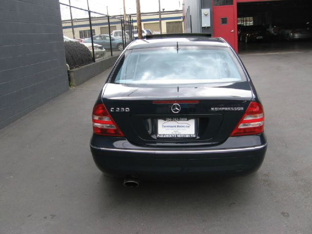 Mercedes-Benz C-Class 2005 photo 2