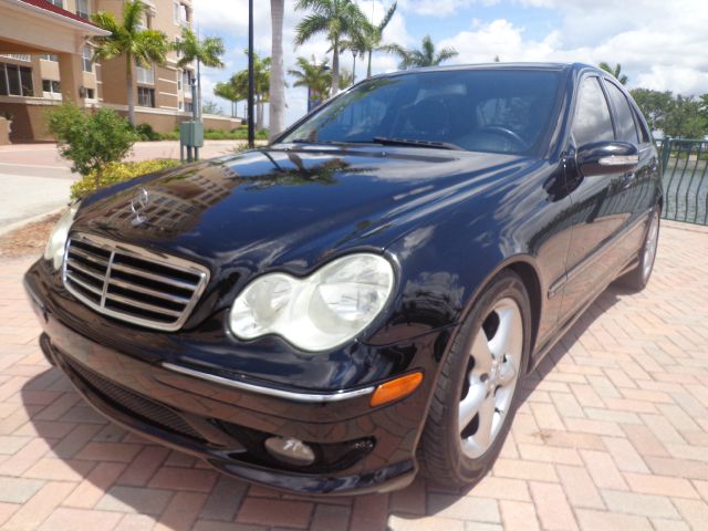 Mercedes-Benz C-Class 2005 photo 17