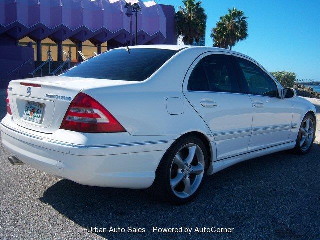 Mercedes-Benz C-Class 2005 photo 3