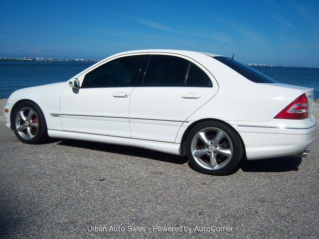 Mercedes-Benz C-Class 2005 photo 4