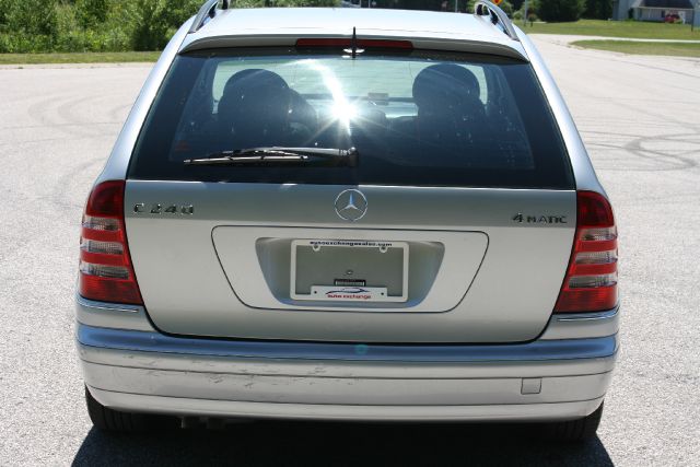 Mercedes-Benz C-Class 2005 photo 2