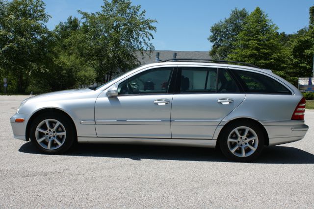 Mercedes-Benz C-Class 2005 photo 3