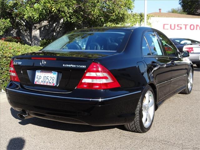 Mercedes-Benz C-Class 4dr Sedan SE Sedan