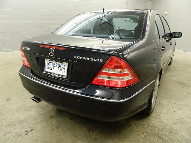 Mercedes-Benz C-Class 2005 photo 4