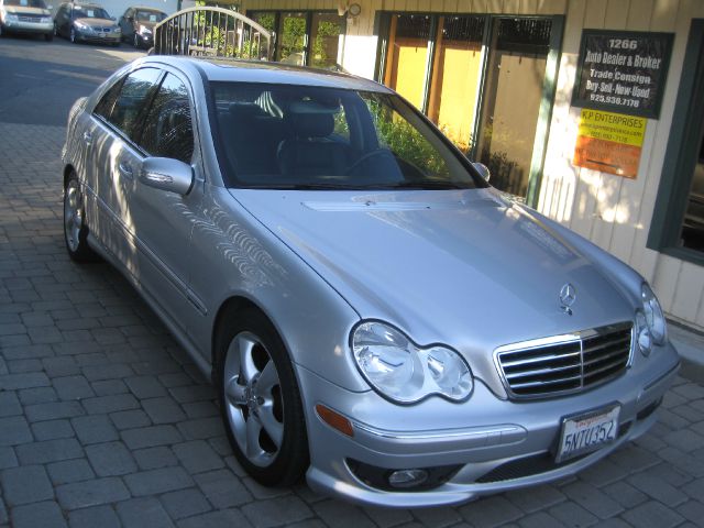 Mercedes-Benz C-Class 2005 photo 2