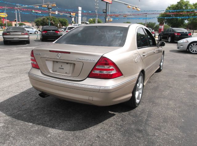 Mercedes-Benz C-Class 2005 photo 1