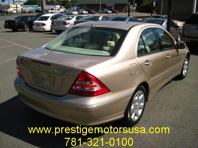 Mercedes-Benz C-Class 2005 photo 2