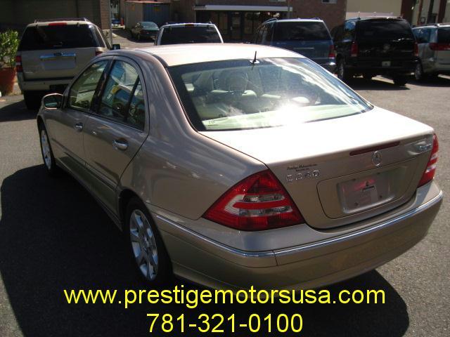 Mercedes-Benz C-Class 2005 photo 3