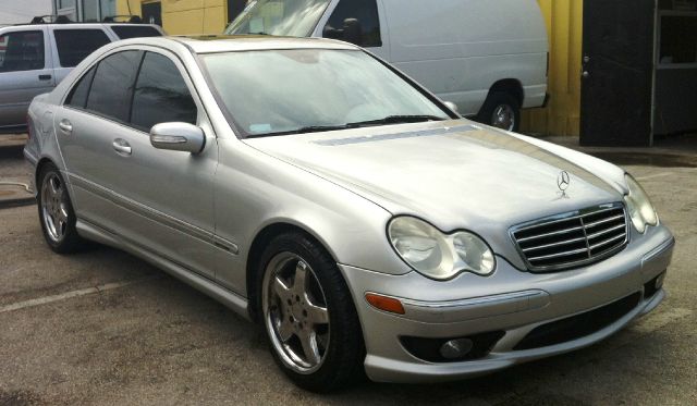 Mercedes-Benz C-Class 2005 photo 2