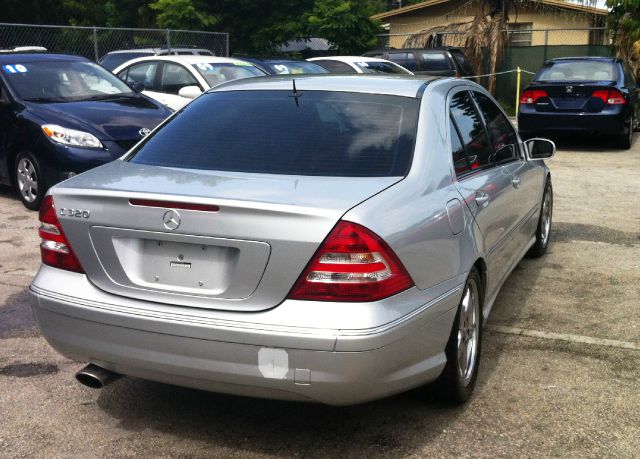 Mercedes-Benz C-Class 2005 photo 4