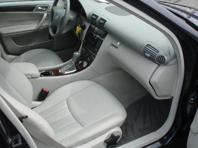 Mercedes-Benz C-Class 2006 photo 8