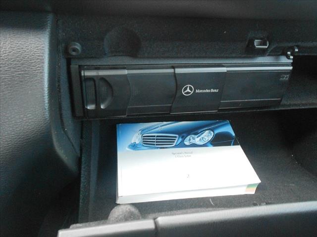 Mercedes-Benz C-Class 2006 photo 21