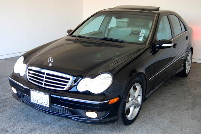 Mercedes-Benz C-Class 2006 photo 2