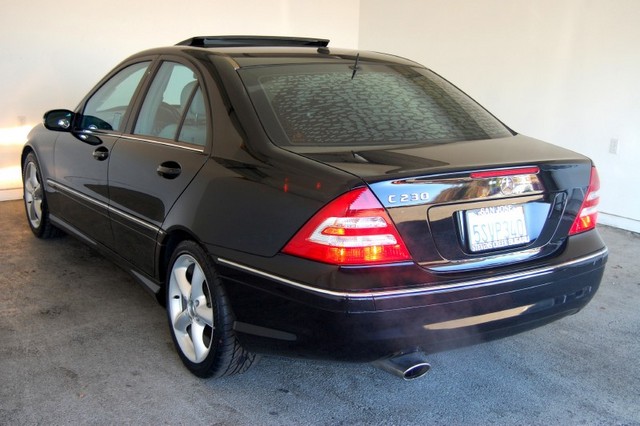 Mercedes-Benz C-Class 2006 photo 3