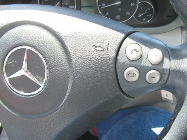 Mercedes-Benz C-Class 2006 photo 11