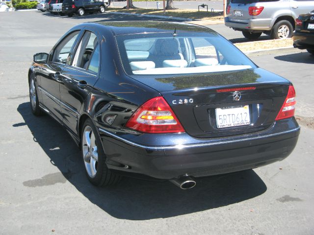 Mercedes-Benz C-Class 2006 photo 16