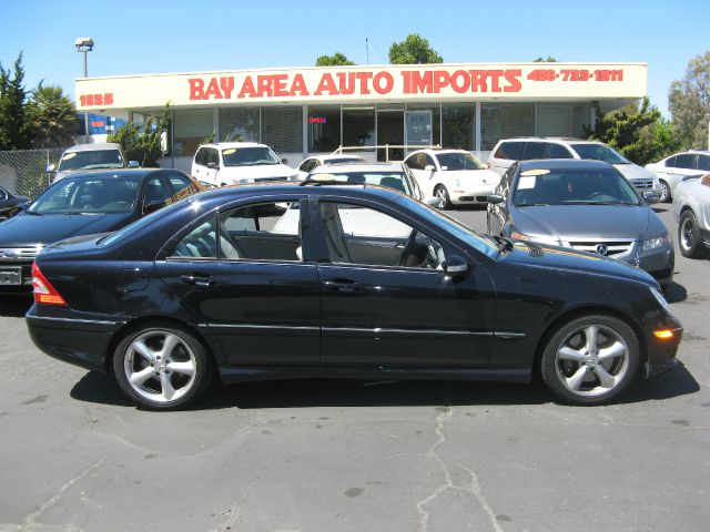 Mercedes-Benz C-Class 2006 photo 2